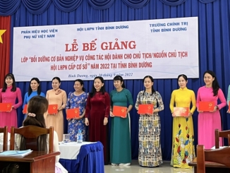 Lễ bế giảng Lớp “Bồi Dưỡng cơ bản nghiệp vụ công tác Hội LHPN Việt Nam Cho cán bộ chuyên trách Hội LHPN cấp cơ sở” năm 2022 tại tỉnh Bình Dương