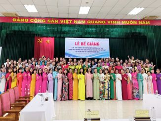 Lễ bế giảng Lớp “Bồi dưỡng cơ bản nghiệp vụ công tác Hội dành cho Thường trực Hội LHPN cấp xã, Hội Phụ nữ chợ” tại Thành phố Hồ Chí Minh năm 2023